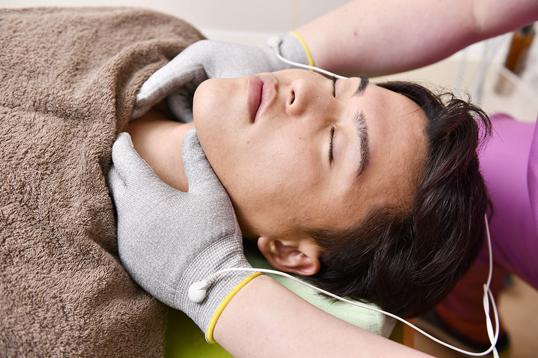 小顔EMSリフトアップ | 自由が丘整骨院は整体や事故治療等様々な